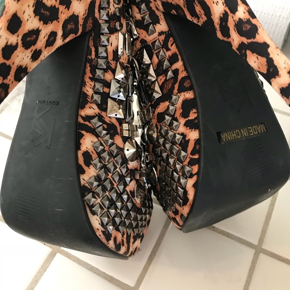 Shoes - Picture 4 of 5